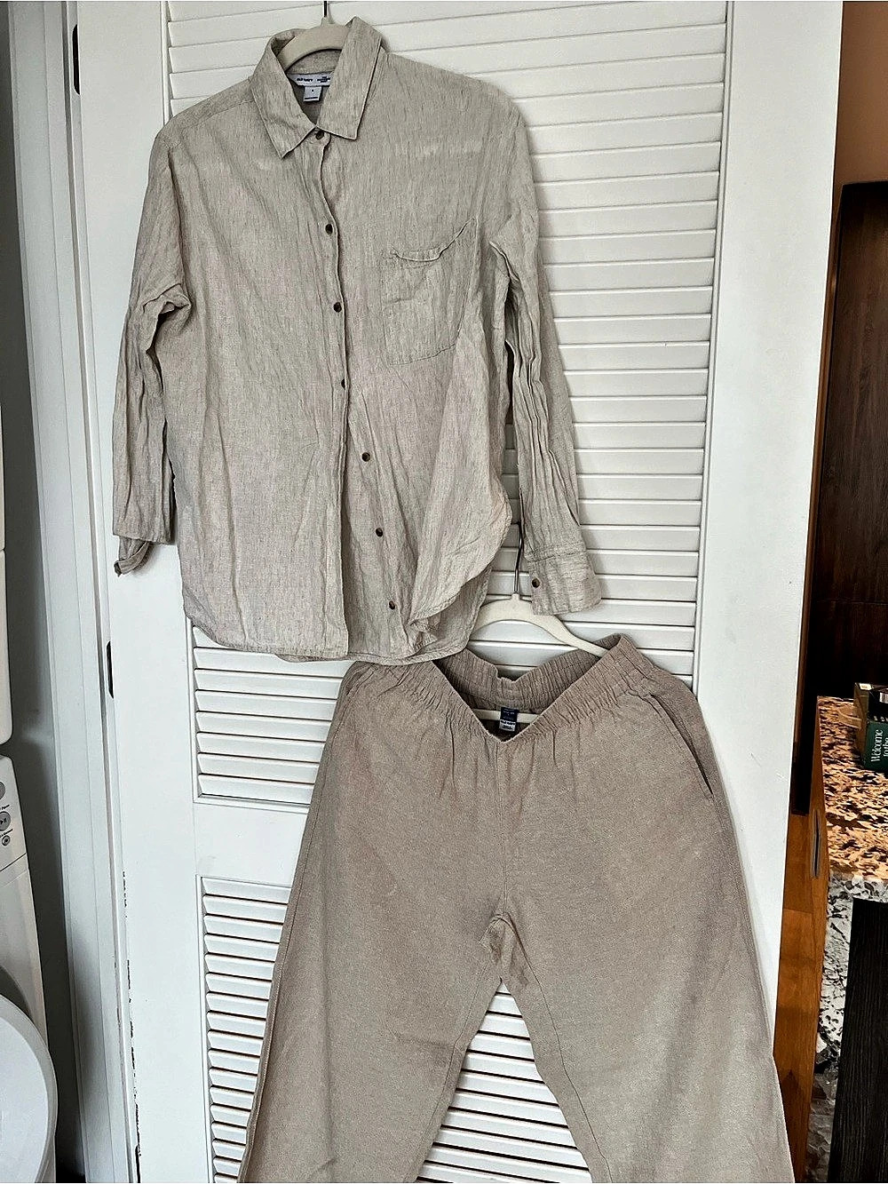 Old Navy Linen-Look Button Down Shirt in Beige Small